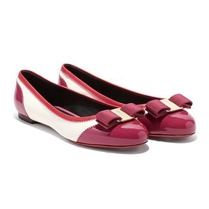 New Salvatore Ferragamo Varina Flats SZ 38.5